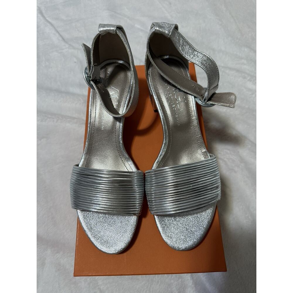 AGL Strap Sandals Shoes Womens Size 8.5 Silver Made In Italy Leather $380 MSRP